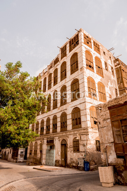 المدينة التاريخية في جدة بتصميم معماري عربي و إسلامي قديم ، بلد التاريخية في مدينة جدة ، أماكن سياحية جذابة في المملكة العربية السعودية