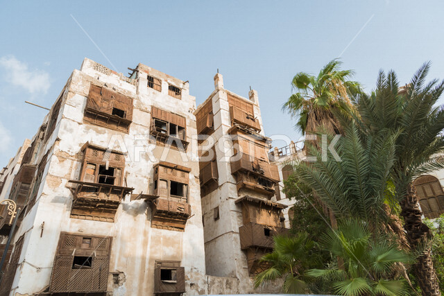 المدينة التاريخية في جدة بتصميم معماري عربي و إسلامي قديم ، بلد التاريخية في مدينة جدة ، أماكن سياحية جذابة في المملكة العربية السعودية