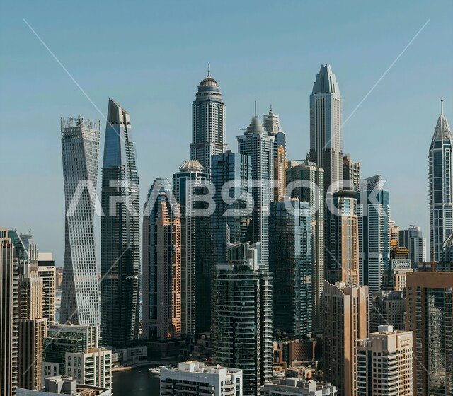 الفن الهندسي المعماري المتطور للمباني والمنشآت التجارية والسكنية، النمو والتقدم العمراني للأبراج وناطحات السحاب في دولة الإمارات العربية المتحدة، أماكن ومناطق سياحية مشهورة في إمارة دبي