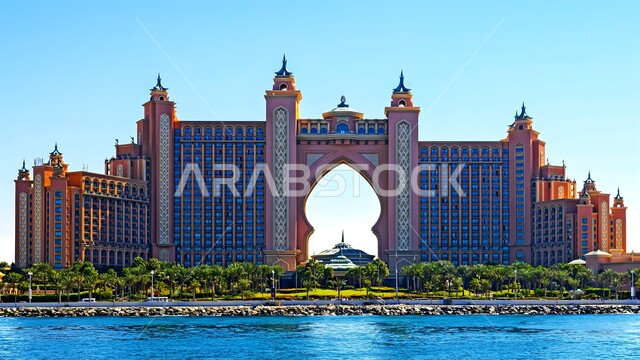 الفن الهندسي المعماري لتصميم منتجع اتلانتس في دولة الامارات العربية المتحدة، الفنادق والمنتجعات السياحية الفاخرة في مدينة دبي على ساحل الخليج العربي، اماكن ومعالم جذب سياحي مشهورة