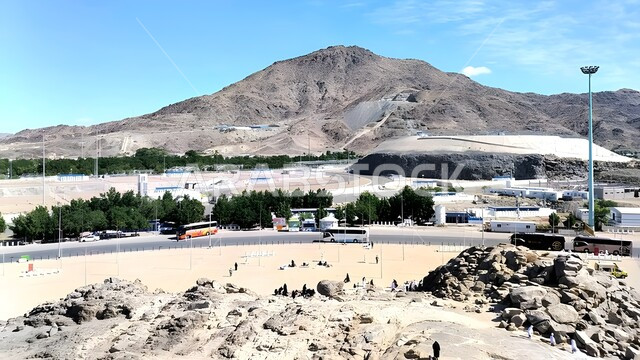 معالم دينية مشهورة في المملكة العربية السعودية، توافد الزوار والسائحين من جميع أنحاء العالم لزيارة غار حراء، القمم والمرتفعات الجبلية، التكوينات والتشكيلات الصخرية على جبل النور في مكة المكرمة، أماكن إسلامية مقدسة