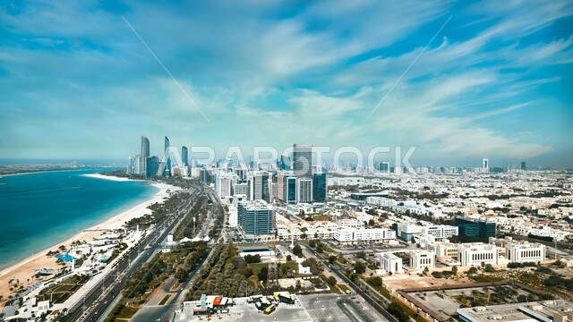 الواجهة البحرية على ساحل الخليج العربي, النمو والتقدم العمراني الاماراتي، الابراج وناطحات السحاب المطلة على البحر في الامارات، الفن الهندسي المعماري لبناء الفنادق والمنتجعات السياحية في دبي، أماكن جذب السياح من شتى انحاء العالم، الاستمتاع بالمناظر الطبيعية