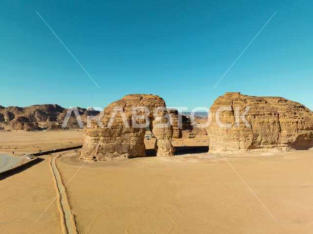 صخرة الفيل في المملكة العربية السعودية، الحضارات القديمة والمعالم التاريخية الأثرية، القمم والمرتفعات الجبلية، الأماكن الصحراوية المشهورة, مناطق الرحلات والمغامرات السياحية في الصحراء, التكوينات والتشكيلات الصخرية في مدينة العلا