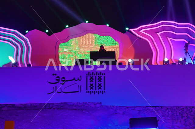 جذب واستقطاب السياح من أنحاء العالم, المعالم و الأماكن السياحية التراثية المشهورة, الأسواق الشعبية التقليدية العريقة, معرض سوق الدار في مدينة الرياض, فعاليات ومعارض في المملكة العربية السعودية