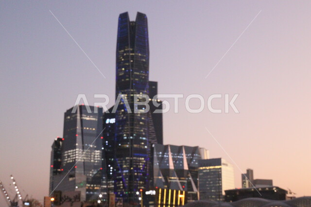 المباني والمنشآت الاقتصادية, مركز الملك عبد الله المالي (كافد) في مدينة الرياض, الفن الهندسي المعماري لبناء الأبراج وناطحات السحاب, الأماكن السياحية المشهورة في المملكة العربية السعودية, جذب واستقطاب السياح من أنحاء العالم