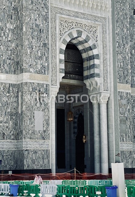 الفن المعماري الهندسي على الطراز الإسلامي، معالم الحرم المكي الشريف في مدينة مكة المكرمة في المملكة العربية السعودية، مدخل المسجد الحرام من الخارج، أماكن إسلامية دينية مقدسة، العبادة والتقرب إلى الله، أداء مناسك الحج والعمرة