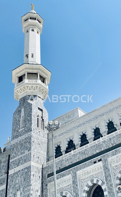 مقصد المسلمين من كل أنحاء العالم لأداء مناسك الحج والعمرة، الفن الهندسي المعماري الخارجي لبيت الله الحرام في مكة المكرمة، أماكن ومناطق روحانية إسلامية مقدسة في المملكة العربية السعودية، مأذنة الحرم المكي الشريف، العبادة والتقرب إلى رب العالمين