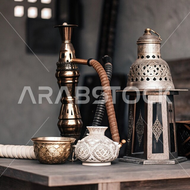 الأدوات النحاسية التقليدية, المعدات القديمة المصنوعة من النحاس, منتجات محلية وطنية,  أصالة وعراقة العادات والتقاليد في المملكة العربية السعودية, الحرف اليدوية التراثية, مهن وصناعات شعبية