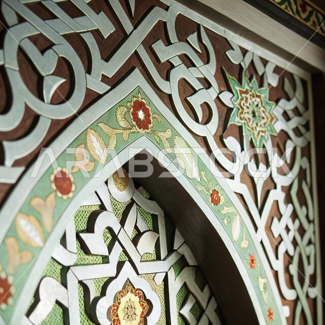 التصاميم الفنية المميزة , النقوش والزخارف الإسلامية التقليدية الملونة على الجدران, الديكورات الانيقة للمساجد في المملكة العربية السعودية, الفن الهندسي المعماري على الطراز العربي الإسلامي