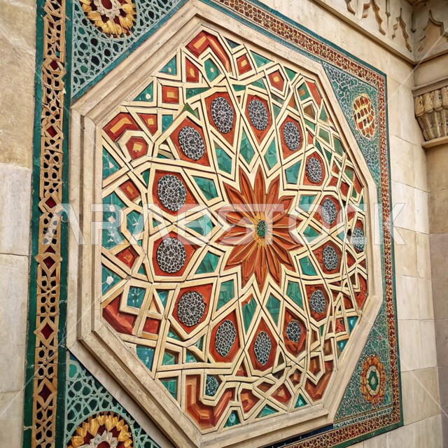 الفن الهندسي المعماري على الطراز العربي الإسلامي, الزخارف و النقوش الإسلامية التقليدية الملونة على الجدران, الديكورات الانيقة للمساجد في المملكة العربية السعودية, التصاميم الفنية المميزة 