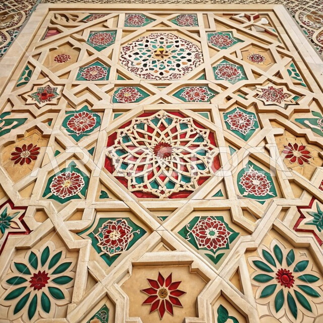  النقوش و الزخارف الإسلامية التقليدية الملونة على الجدران, التصاميم الفنية المميزة, الفن الهندسي المعماري على الطراز العربي الإسلامي, الديكورات الانيقة للمساجد في المملكة العربية السعودية