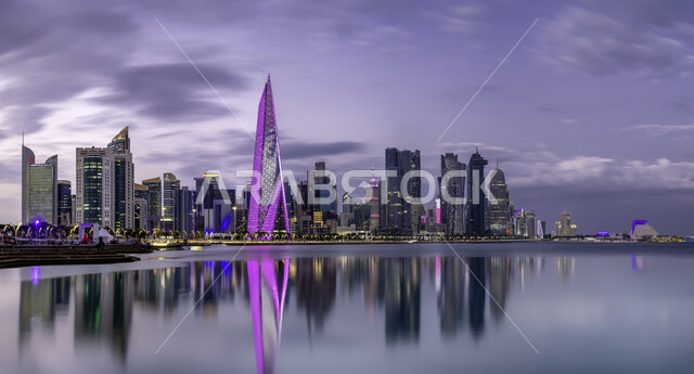 النمو والتطور العمراني للأبراج وناطحات السحاب, الفن الهندسي المعماري على الطراز الحديث للمنشآت والمباني المضيئة ليلا على كورنيش الدوحة, أماكن ومعالم ترفيهية سياحية, الواجهة البحرية على ساحل الخليج العربي، برج المانع في قطر