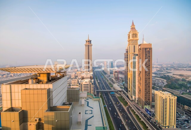 التطور والتقدم الهندسي المعماري للأبراج وناطحات السحاب في الامارات العربية المتحدة، الفنادق والمنتجعات السكنية والتجارية الفاخرة، المعالم والأماكن السياحية المشهورة، برج اليعقوب في شارع الشيخ زايد، التصاميم المعمارية للمنشآت والمباني في إمارة دبي