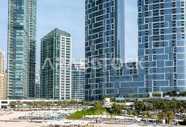 الفن الهندسي المعماري للابراج وناطحات السحاب في الامارات العربية المتحدة، الفنادق والمنتجعات الفاخرة المطلة على ساحل الخليج العربي ،مدن ومعالم سياحية مشهورة، منتجع شاطئ العنوان في امارة دبي،  اماكن جذب واستقطاب السياح