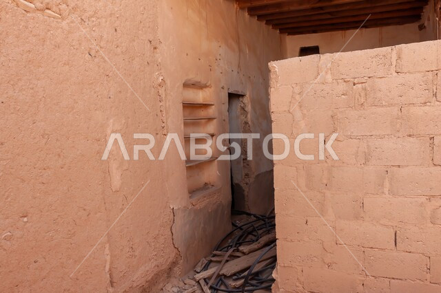 المباني التاريخية الأثرية, مناطق جذب واستقطاب السياح, التصاميم الهندسية المعمارية على الطراز القديم, البيوت الطينية القديمة في المجمعة، الأماكن السياحية التراثية المشهورة في المملكة العربية السعودية