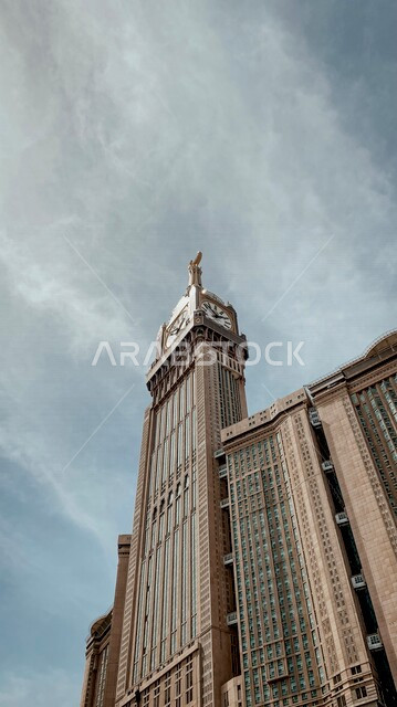 برج الساعة في مكة المكرمة في المملكة العربية السعودية ، الحرم المكي الشريف ، بيت الله الحرام ، جمال المملكة العربية السعودية