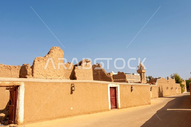 مناطق جذب واستقطاب السياح, التصاميم الهندسية المعمارية على الطراز القديم, البيوت الطينية القديمة في المجمعة، المباني التاريخية الأثرية, الأماكن السياحية التراثية المشهورة في المملكة العربية السعودية