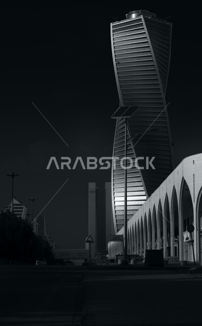 النمو والتطور العمراني، برج المجدول في مدينة الرياض في الليل، الفنون الهندسية المعمارية لناطحات السحاب في المملكة العربية السعودية، معالم الرياض السياحية، المباني والأبراج التجارية المشهورة