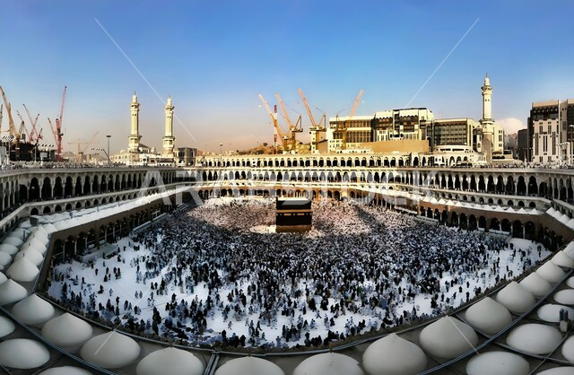 Destination of Muslims from all over the world, performing Hajj and Umrah rituals, holy Islamic religious places and landmarks in the Kingdom of Saudi Arabia, worship and drawing closer to God Almighty, the Holy Kaaba in Mecca, pilgrims to the House of God in the courtyards of the Holy Mosque in Mecca