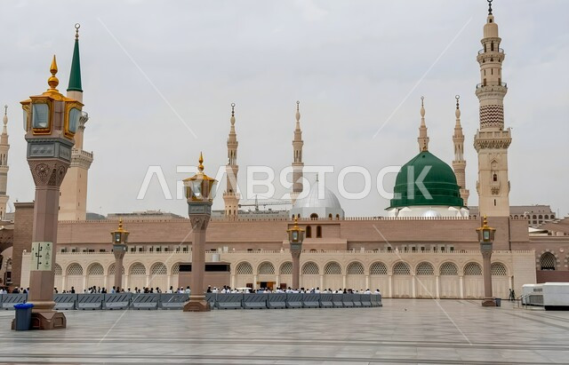 القبة الخضراء للمسجد النبوي الشريف في المدينة المنورة, المعالم الدينية الإسلامية المقدسة في المملكة العربية السعودية, مفهوم العبادة والتقرب إلى الله تعالى, الفن الهندسي المعماري لبناء المساجد