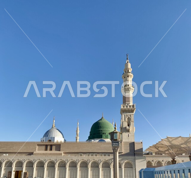 الفن الهندسي المعماري لبناء المساجد على الطراز الإسلامي, القبة الخضراء ومأذنة المسجد النبوي الشريف في المدينة المنورة, المعالم الدينية الإسلامية المقدسة في المملكة العربية السعودية, مفهوم العبادة والتقرب إلى الله تعالى