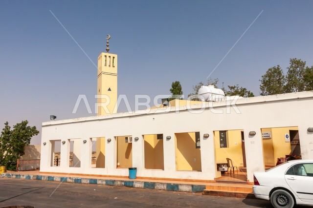 العبادة والتقرب الى الله، دعوة المسلمين لإقامة الصلاة على وقتها، المعالم والمساجد الإسلامية في السعودية، مسجد على طريق القصيم السريع في مدينة الرياض، بناء دور العبادة على أطراف المدن والقرى وعلى طرقات السفر