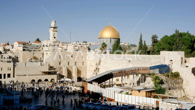 تجمع المسلمين من أنحاء العالم، أداء الفرائض والصلوات على وقتها، العبادة والتقرب الى الله تعالى، الفن الهندسي المعماري للمسجد الأقصى المبارك والقبة الذهبية، مسجد بديكورات وتصاميم اسلامية على الطراز العصري العريق، أماكن ومعالم اسلامية دينية مقدسة