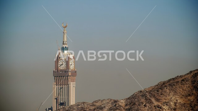 مبنى برج الساعة الملكي المطل على الحرم المكي الشريف في مكة المكرمة, الأماكن والمعالم الدينية الإسلامية المقدسة في المملكة العربية السعودية, الفن الهندسي المعماري لبناء الأبراج وناطحات السحاب