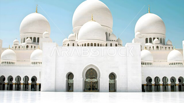 الفن الهندسي المعماري لبناء المساجد على الطراز الإسلامي, نداء المسلمين لأداء الفرائض والصلوات، المعالم الدينية الإسلامية في الإمارات العربية المتحدة, مسجد الشيخ زايد بن سلطان آل نهيان في مدينة أبو ظبي, مفهوم العبادة والتقرب إلى الله تعالى 