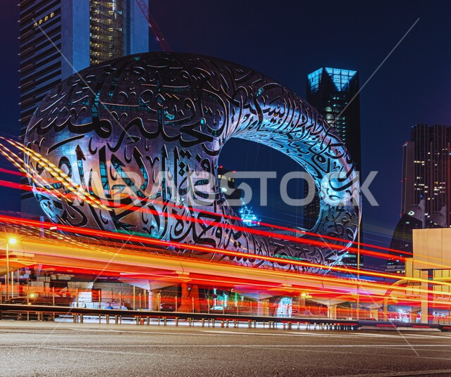 متحف المستقبل في مدينة دبي ليلا, المعالم الثقافية التكنولوجية المشهورة, الفن الهندسي المعماري للمنشآت السياحية في الامارات العربية المتحدة, جذب واستقطاب السياح من جميع انحاء العالم