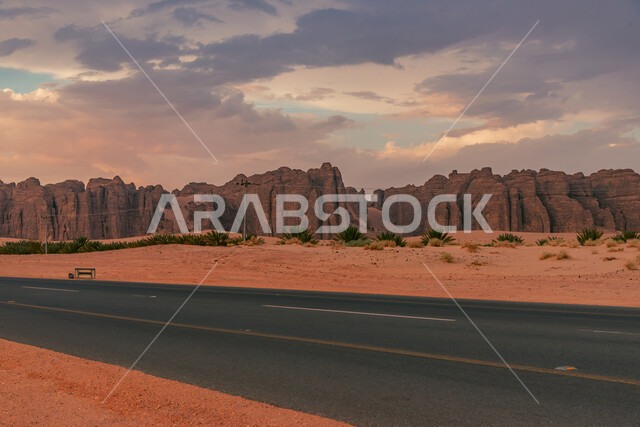  المناطق الصحراوية والكثبان الرملية في البراري، معالم اثرية تاريخية قديمة، اماكن سياحية مشهورة في المملكة العربية السعودية، المحميات الطبيعية الصحراوية، سلسلة الجبال والتكوينات والتشكلات الصخرية في منطقة تبوك