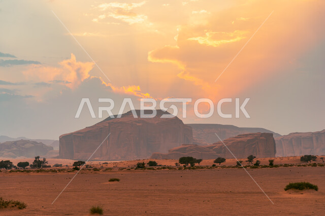  المناطق الصحراوية والكثبان الرملية في البراري، معالم اثرية تاريخية قديمة، اماكن سياحية مشهورة في المملكة العربية السعودية، المحميات الطبيعية الصحراوية، سلسلة الجبال والتكوينات والتشكلات الصخرية في منطقة تبوك