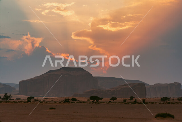  المناطق الصحراوية والكثبان الرملية في البراري، معالم اثرية تاريخية قديمة، اماكن سياحية مشهورة في المملكة العربية السعودية، المحميات الطبيعية الصحراوية، سلسلة الجبال والتكوينات والتشكلات الصخرية في منطقة تبوك