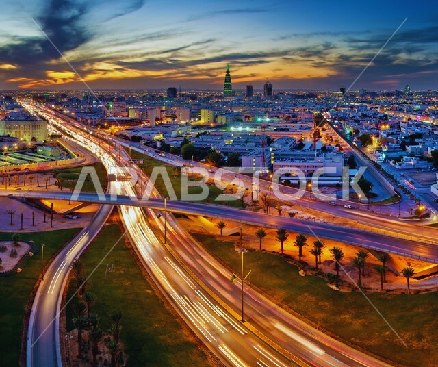 الطرق الاسفلتية المعبدة السريعة, الاهتمام بتهيئة البنية التحتية, الطرقات والشوارع في المملكة العربية السعودية, الحركة المرورية في مدينة الرياض، خطوط سير السيارات, منظر السحب في السماء