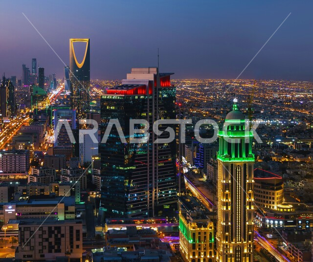 الفن الهندسي المعماري لبناء الأبراج وناطحات السحاب, المباني والمنشآت الشاهقة المضيئة ليلا, برج المملكة في مدينة الرياض, الأماكن والمعالم السياحية المشهورة في المملكة العربية السعودية, جذب واستقطاب السياح من أنحاء العالم