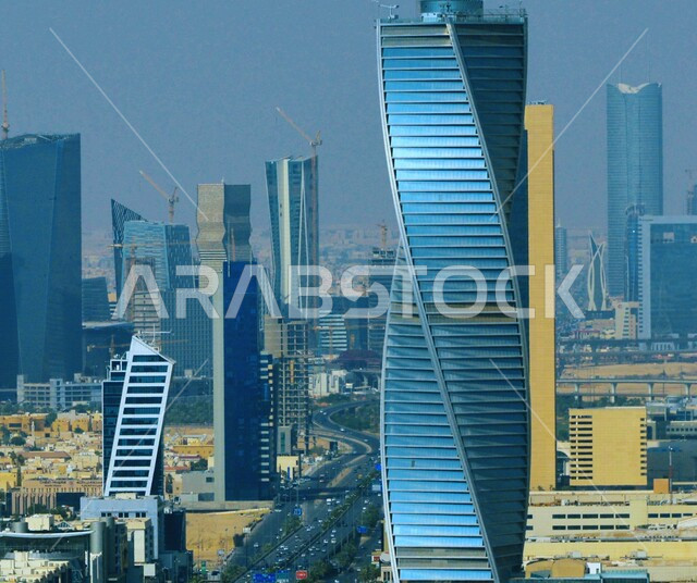 برج المجدول على طريق الملك فهد في مدينة الرياض, الفن الهندسي المعماري لبناء الأبراج وناطحات السحاب, التقدم والنمو العمراني, استقطاب السياح من أنحاء العالم, المعالم السياحية المشهورة في المملكة العربية السعودية