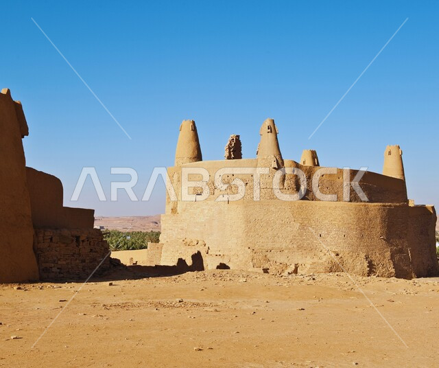 المعالم التاريخية الشعبية, قلعة المارد الأثرية في منطقة دومة الجندل, الأماكن السياحية القديمة المشهورة في المملكة العربية السعودية, الفن الهندسي المعماري للقلاع التراثية المبنية على الطراز الطيني القديم