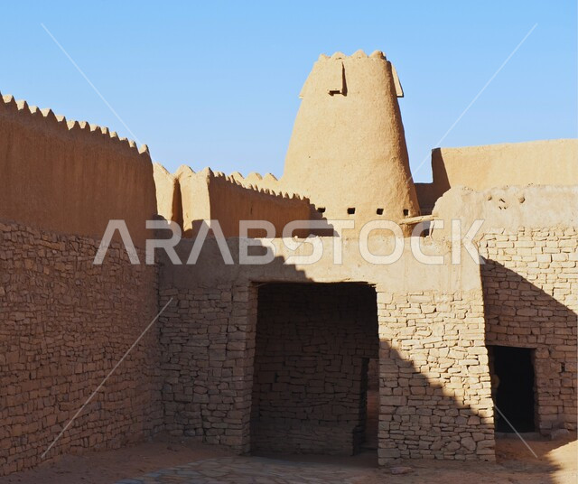 الفن الهندسي المعماري للقلاع التراثية المبنية على الطراز الطيني القديم, قلعة المارد الأثرية في منطقة دومة الجندل, المعالم التاريخية الشعبية, الأماكن السياحية القديمة المشهورة في المملكة العربية السعودية