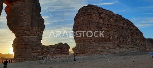 مفهوم الحضارات القديمة، المعالم التاريخية الأثرية، صورة مقربة لجبل الفيل في مدينة العلا، التكوينات والتشكيلات الصخرية في المملكة العربية السعودية، الطبيعة الصحراوية المتميزة، الأماكن والمناطق السياحية المشهورة