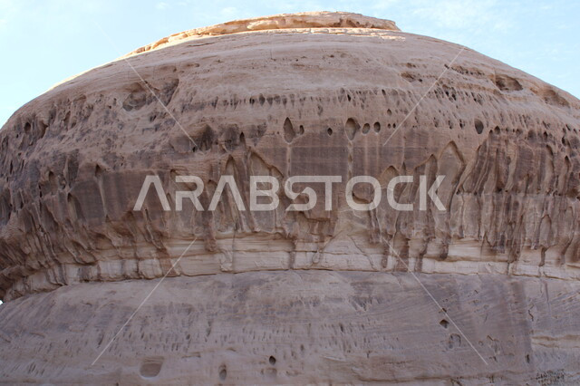 القمم والمرتفعات الجبلية والصخور, التكوينات و التشكيلات الصخرية في العلا وسط صحاري المملكة العربية السعودية، الأماكن السياحية في المناطق الصحراوية، المعالم الأثرية التاريخية التراثية القديمة في صحراء مدائن صالح