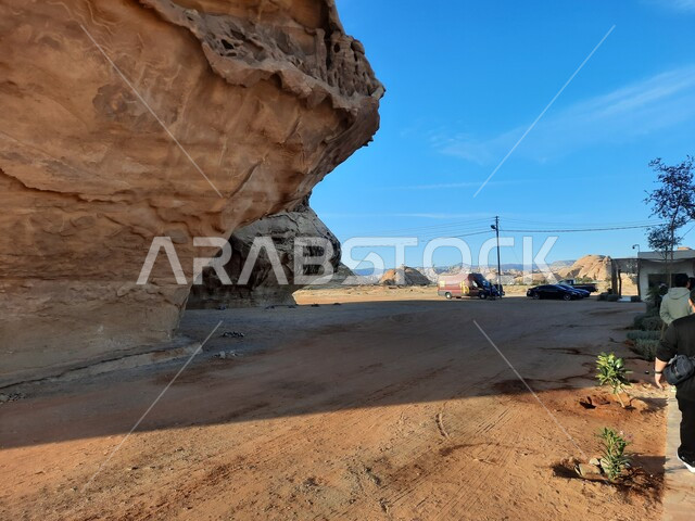 التشكيلات و التكوينات الصخرية في مدينة العلا وسط صحاري المملكة العربية السعودية، الأماكن السياحية في المناطق الصحراوية، المعالم التاريخية القديمة في مدائن صالح في الصحراء