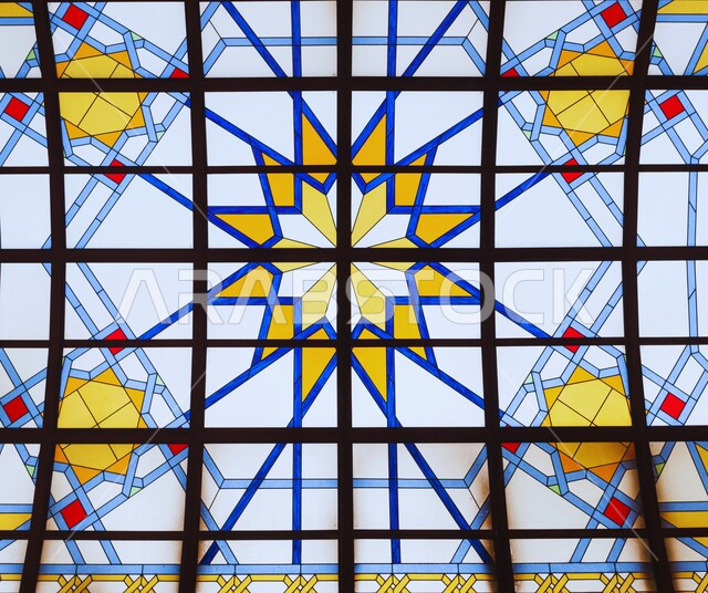 المسجد الكبير في مدينة الكويت، العبادة والتقرب الى الله، آداء الصلوات في المساجد, الديكورات والتصاميم الداخلية على الطراز الإسلامي العربي، أماكن ومعالم إسلامية مقدسة 