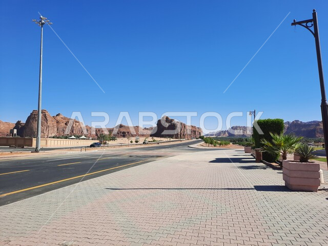 منتزه العلا الشتوي، الطرقات والشوارع الاسفلتية المعبدة في الصحراء، التشكيلات و التكوينات الصخرية وسط صحاري المملكة العربية السعودية، المعالم التاريخية القديمة في مدائن صالح، الأماكن السياحية في المناطق الصحراوية