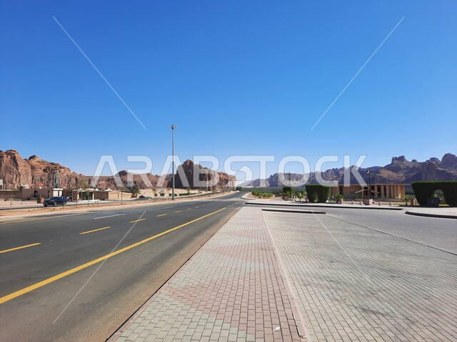 منتزه العلا الشتوي، الطرقات والشوارع الاسفلتية المعبدة في الصحراء، التشكيلات و التكوينات الصخرية وسط صحاري المملكة العربية السعودية، المعالم التاريخية القديمة في مدائن صالح، الأماكن السياحية في المناطق الصحراوية