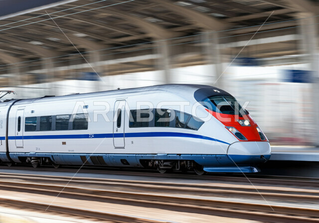 تقدم وتطور وسائل النقل والمواصلات البرية, مترو يسير على السكة الحديدية في النفق, مفهوم تسهيل الحركة المرورية, قطار سريع في المملكة العربية السعودية, توفير خدمات التنقل الآمن