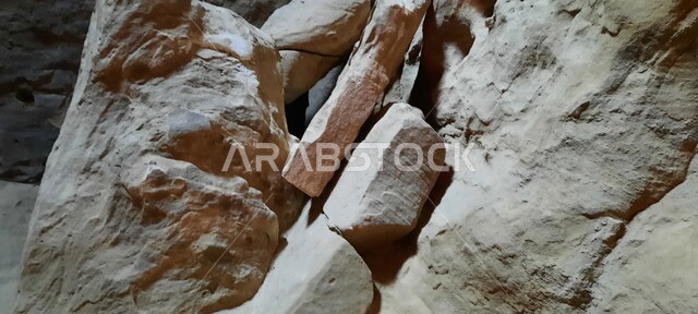 الطريق المؤدي الى كوفي الشلال في العلا، التكوينات والتشكيلات الصخرية في مدائن صالح، الطبيعة الصحراوية في المملكة العربية السعودية، معالم تاريخية أثرية قديمة، المناظر الجبلية في الصحراء