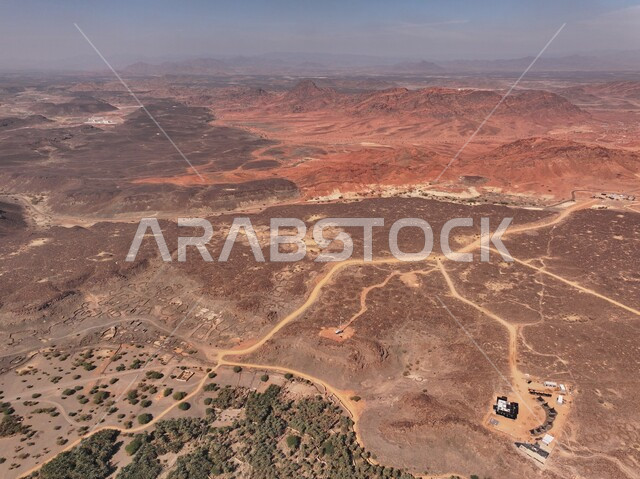 مناطق قديمة مشهورة، الحصون والقلاع التراثية، حصن خيبر بالمملكة العربية السعودية، الطبيعة الصخرية الخضراء في مطل الروان في المدينة المنورة، القمم و المرتفعات الجبلية