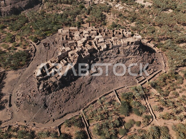 مناطق قديمة مشهورة، الحصون والقلاع التراثية، حصن خيبر بالمملكة العربية السعودية، الطبيعة الصخرية الخضراء في مطل الروان في المدينة المنورة، القمم و المرتفعات الجبلية