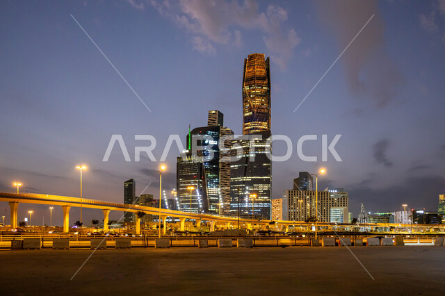 مركز الملك عبدالله المالي ( كافد ) في الرياض بالمملكة العربية السعودية ، الأبراج المالية والاقتصادية والمنشأت المعمارية ، السياحة في السعودية ، إطلالة على مركز الملك عبدالله المالي بالرياض