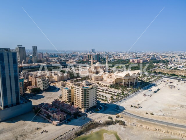 المعالم والأماكن السياحية المشهورة في النهار, مركز عيسى الثقافي، الفن الهندسي المعماري لمبنى مسجد الفاتح الكبير في المنامة, قصر القضيبية الرئاسي في العاصمة البحرينية, التطور والتقدم العمراني في البحرين